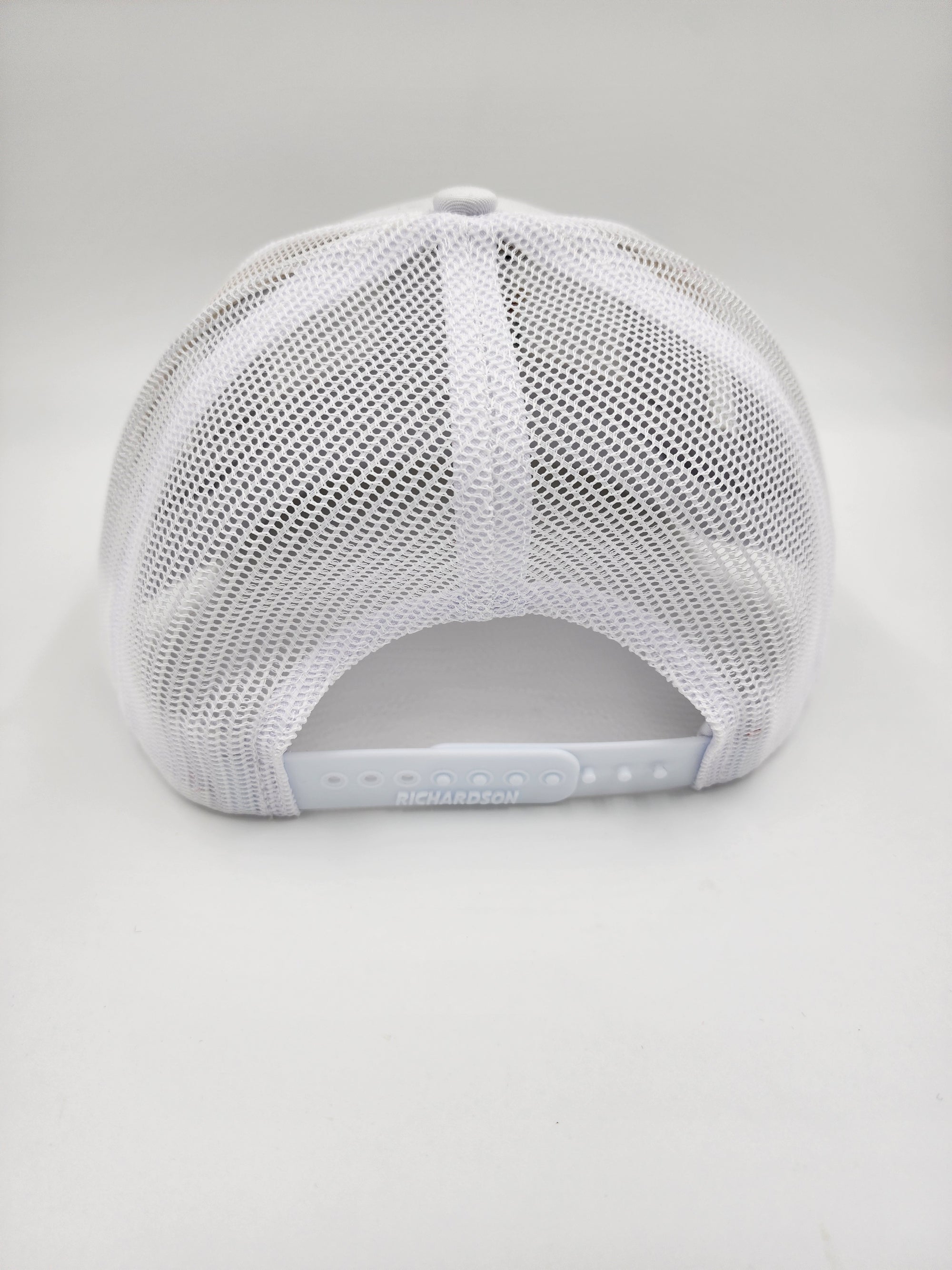 KING "K" Crown Trucker Hat – White Richardson 112